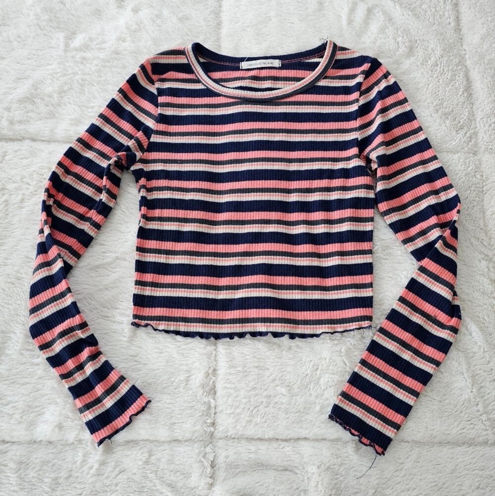 Ladies Small Cropped shirt by Cition to the Wind.